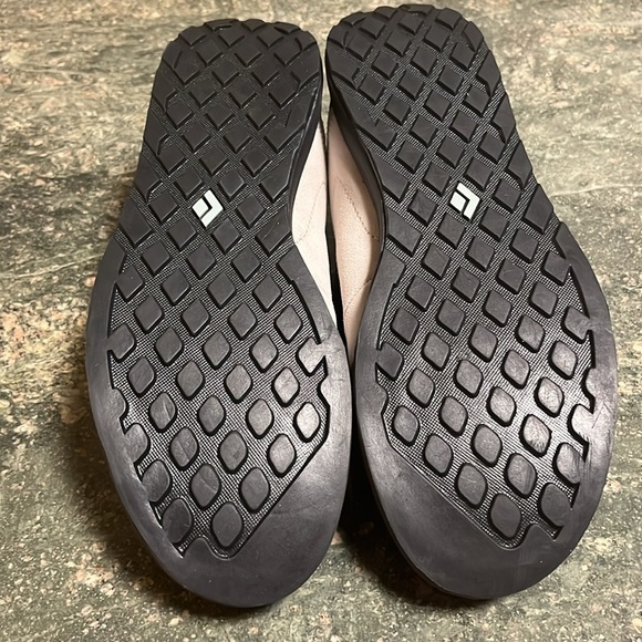 Black Diamond Suede Approach Shoes! 👟 - Picture 8 of 11